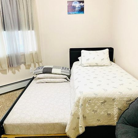 Beautiful 2 Bedroom 1 Bath Apartment With Private Garage Anchorage Esterno foto