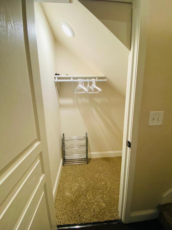 Beautiful 2 Bedroom 1 Bath Apartment With Private Garage Anchorage Esterno foto
