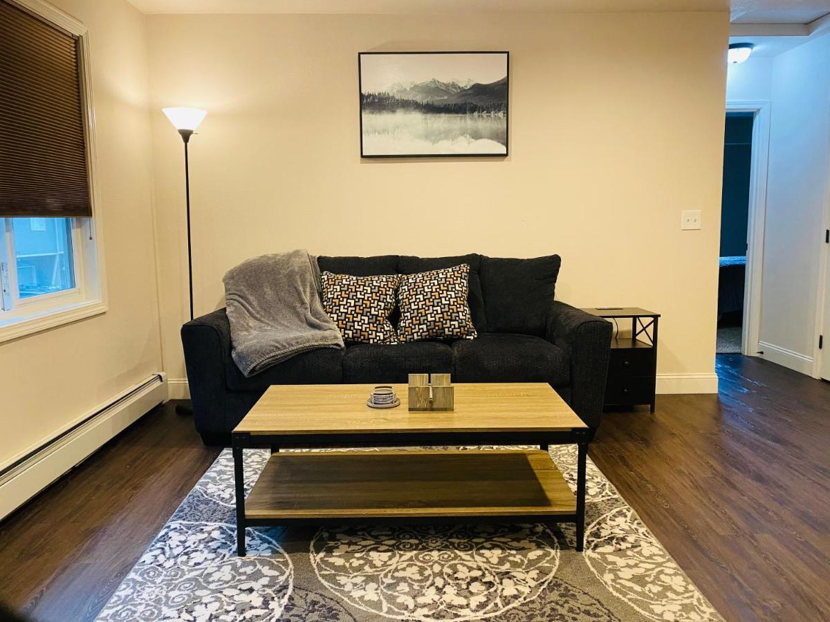 Beautiful 2 Bedroom 1 Bath Apartment With Private Garage Anchorage Esterno foto
