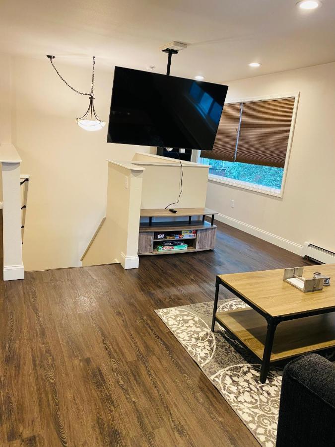 Beautiful 2 Bedroom 1 Bath Apartment With Private Garage Anchorage Esterno foto